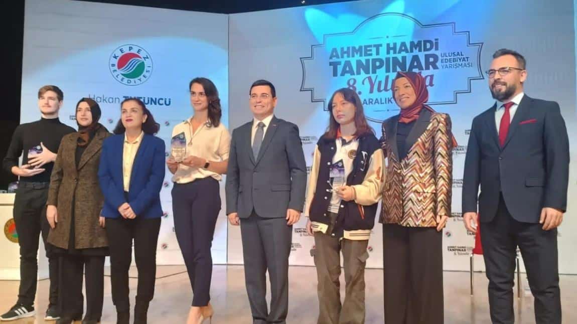 Ahmet Hamdi Tanpınar Ulusal Edebiyat Ödülleri Yarışmasında Öğrencimiz Yelda Zorlu  1. Oldu